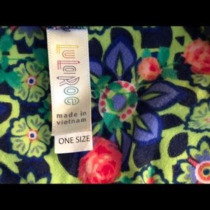 LuLaRoe Pants - Flower print LuLaRoe Leggings OS LuLaRoe Pants - Flower print LuLaRoe Leggings OS